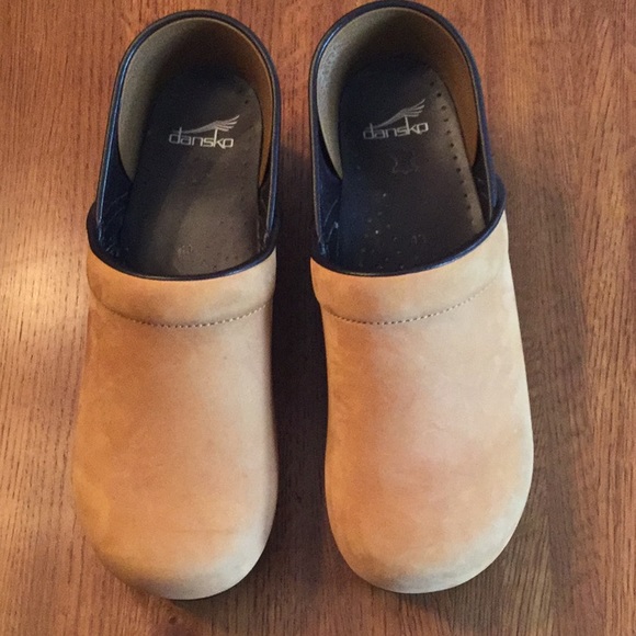 dansko suede clogs